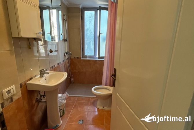 Shtepi ne shitje 2+1 ne Tirane - 175,000 Euro