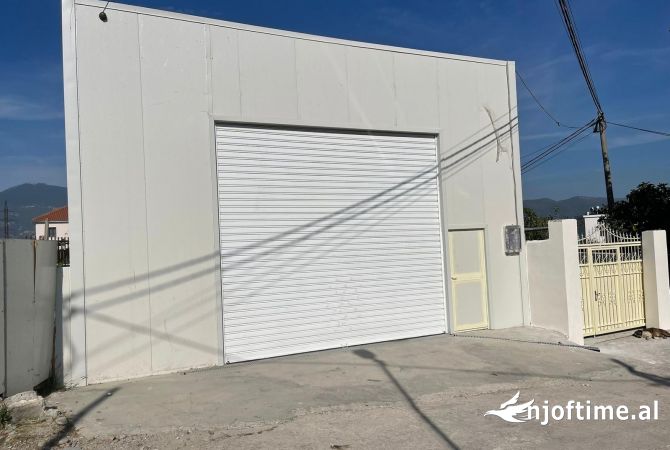 Ambient biznesi me qera 4+1 ne Tirane - 1,000 Euro