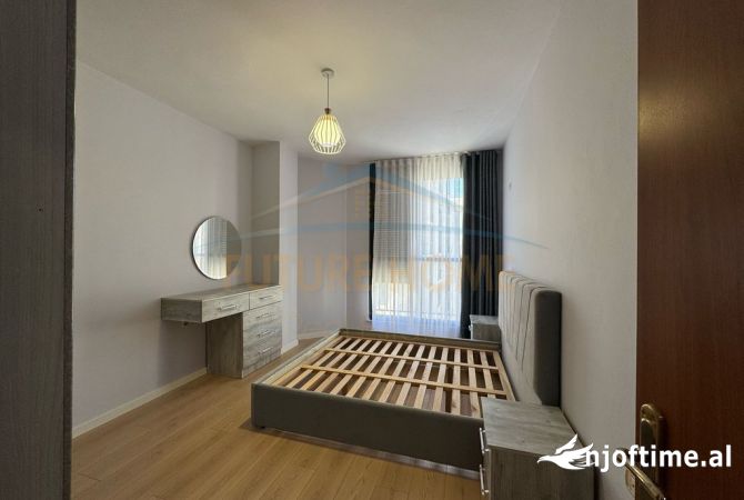 Shtepi ne shitje Apartament ne Tirane, 2+1, Mobilimi E mobiluar, Pagesa 135,000  Euro.