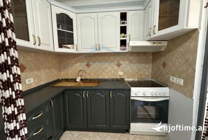 Shtepi me qera Apartament ne Tirane, 2+1, Mobilimi E mobiluar, Pagesa 420  Euro.