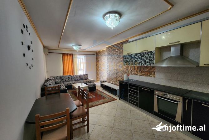 Shtepi me qera 2+1 ne Tirane - 450 Euro