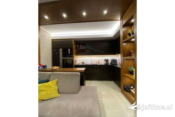 Shtepi me qera 2+1 ne Tirane - 550 Euro