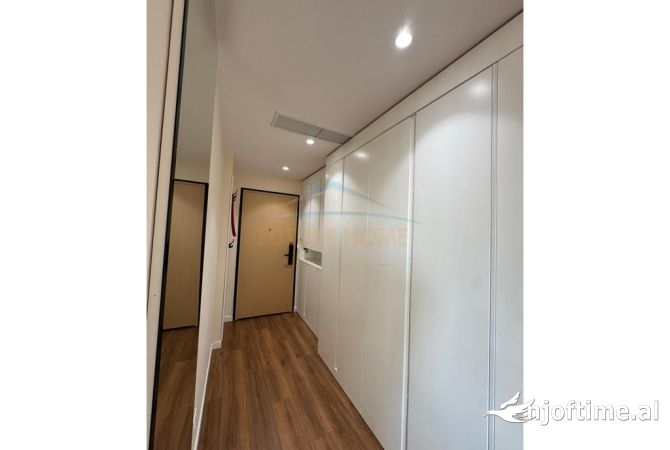 Shtepi ne shitje Apartament ne Tirane, 3+1, Mobilimi E mobiluar, Pagesa 150,000  Euro.