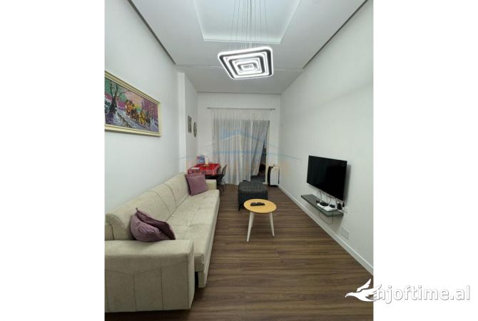 Shitet APartament 1+1+Verande, Fresk