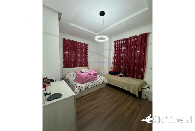 Shtepi ne shitje 1+1 ne Tirane - 82,000 Euro