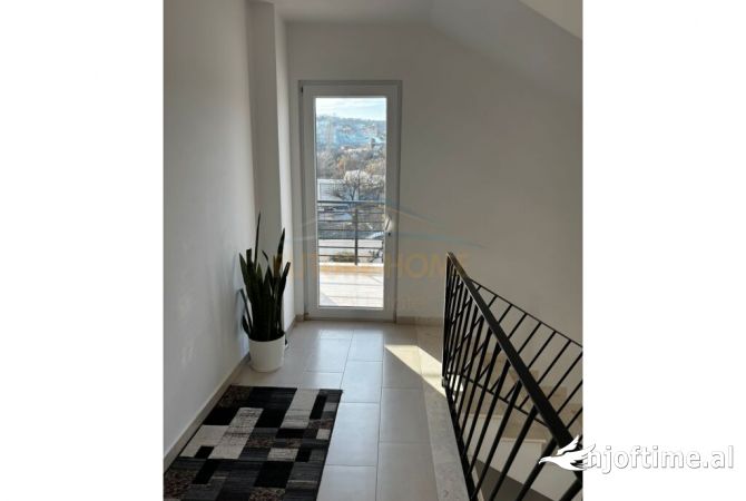 Shtepi me qera 6+1 ne Tirane - 6,500 Euro