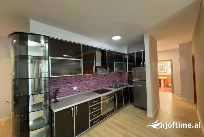 Shtepi ne shitje Apartament ne Tirane, 2+1, Mobilimi E mobiluar, Pagesa 135,000  Euro.