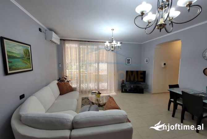 Shtepi me qera 2+1 ne Tirane - 700 Euro