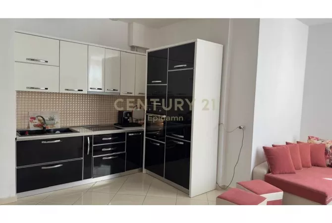Shtepi me qera 3+1 ne Durres - 650 Euro