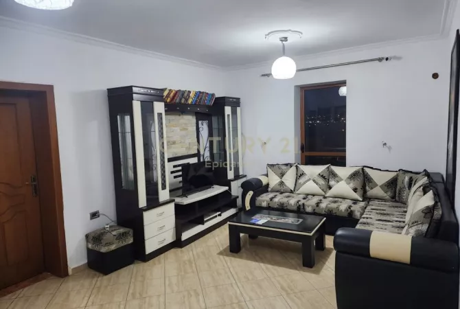 Shtepi me qera Apartament ne Tirane, 3+1, Mobilimi E mobiluar, Pagesa 390  Euro.