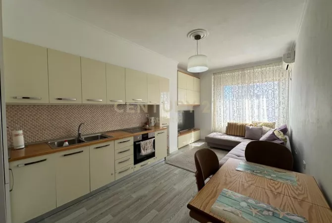 Shtepi me qera 1+1 ne Durres - 330 Euro