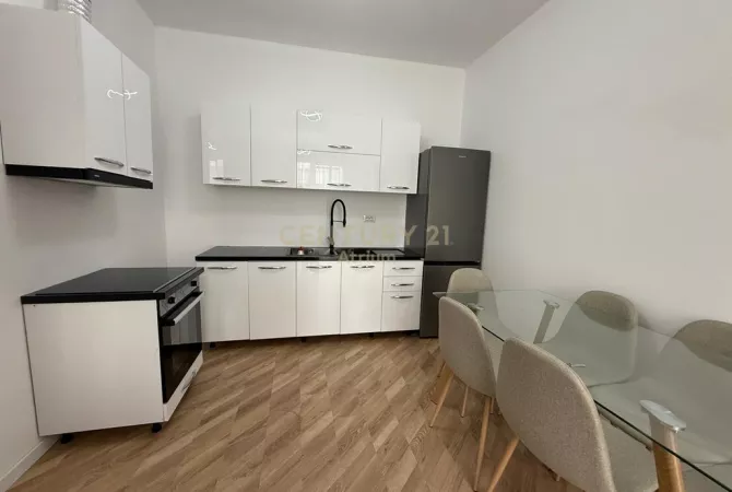 Shtepi me qera Apartament ne Tirane, 3+1, Mobilimi E mobiluar, Pagesa 600  Euro.