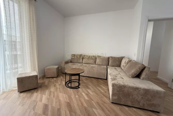 Shtepi me qera Apartament ne Tirane, 3+1, Mobilimi E mobiluar, Pagesa 600  Euro.