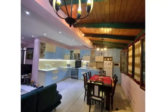 Shtepi me qera 2+1 ne Tirane - 600 Euro