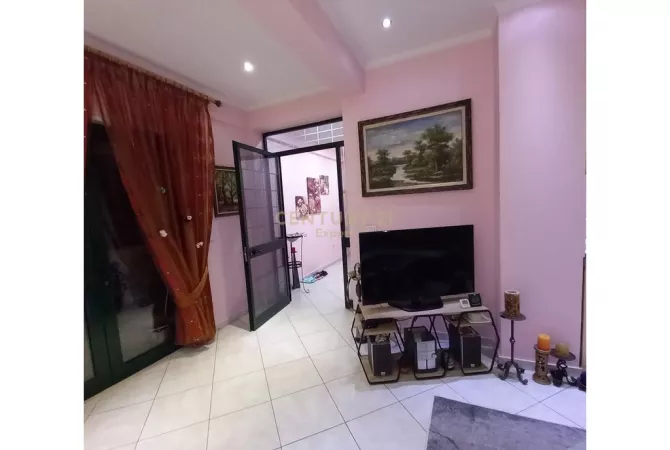 Shtepi me qera 2+1 ne Tirane - 600 Euro