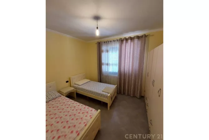 Shtepi ne shitje Apartament ne Tirane, 2+1, Mobilimi E mobiluar, Pagesa 135,000  Euro.