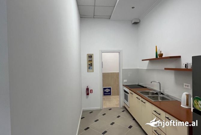 Shtepi me qera 1+1 ne Tirane - 60,000 Leke
