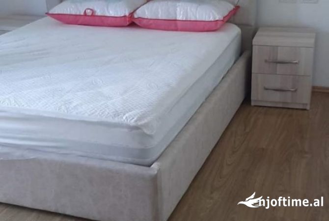 Shtepi me qera 2+1 ne Tirane - 455 Euro