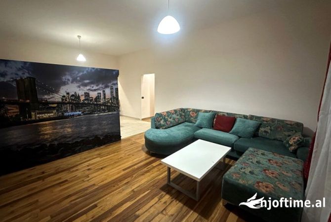 Shtepi me qera 2+1 ne Tirane - 379 Euro