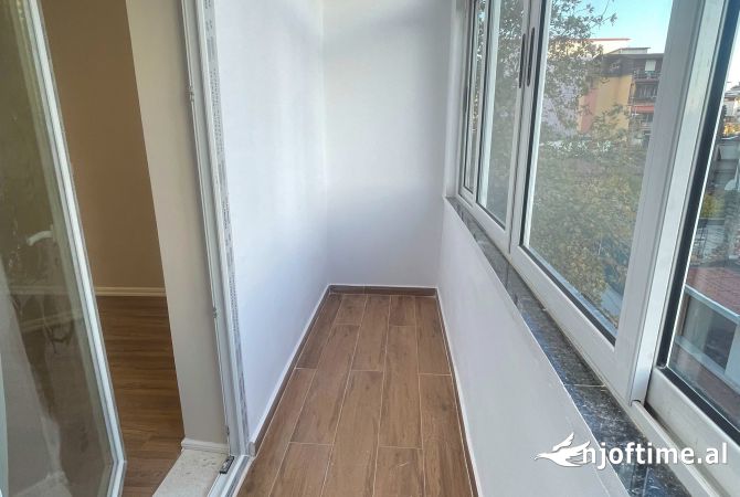 Shtepi ne shitje Apartament ne Tirane, 1+1, Mobilimi Bosh, pa mobiluar, Pagesa 125,099  Euro.