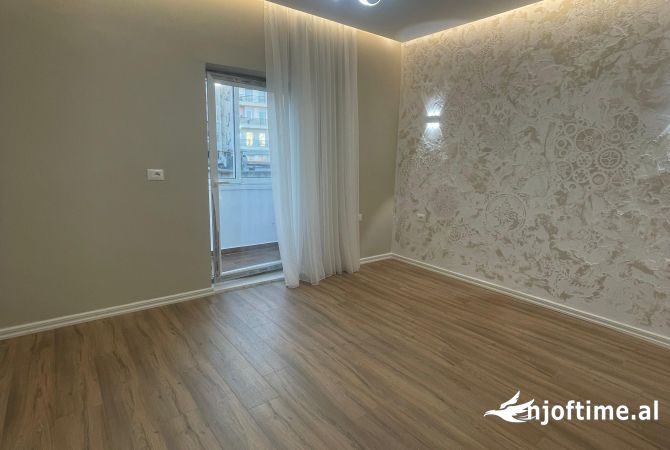 Shtepi ne shitje Apartament ne Tirane, 1+1, Mobilimi Pjeserisht e mobiluar, Pagesa 125,001  Euro.