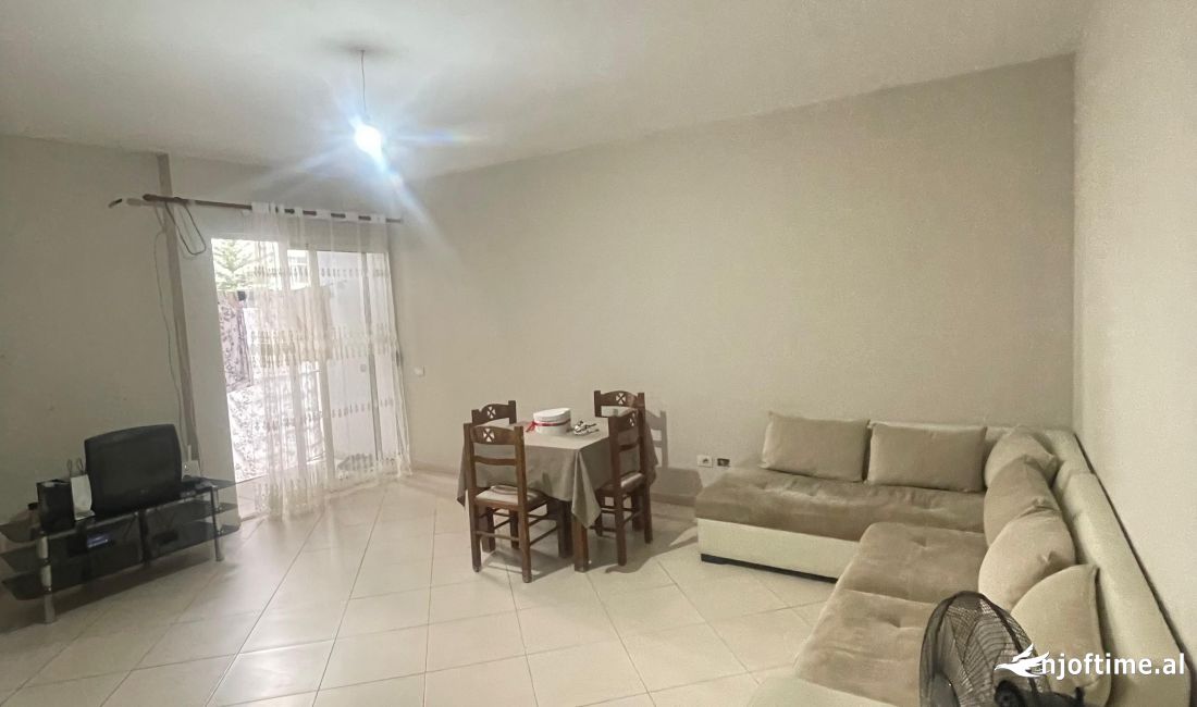 Shtepi ne shitje Apartament ne Tirane, 1+1, Mobilimi E mobiluar, Pagesa 84,999  Euro.