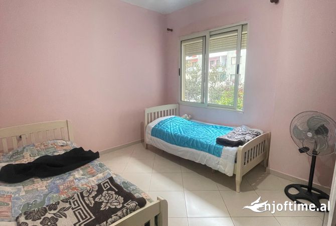 Shtepi ne shitje Apartament ne Tirane, 1+1, Mobilimi E mobiluar, Pagesa 84,999  Euro.