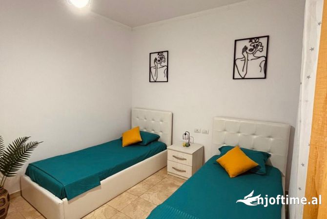 Shtepi me qera Apartament ne Tirane, 2+1, Mobilimi E mobiluar, Pagesa 700  Euro.