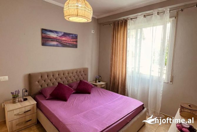 Shtepi me qera Apartament ne Tirane, 2+1, Mobilimi E mobiluar, Pagesa 700  Euro.