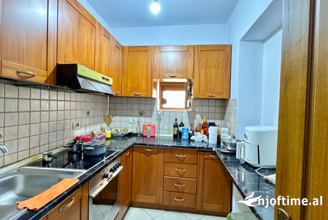 Shtepi ne shitje Apartament ne Tirane, 1+1, Mobilimi E mobiluar, Pagesa 87,020  Euro.