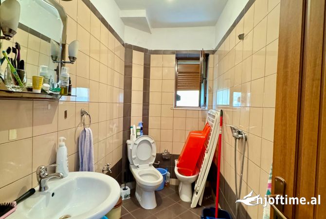 Shtepi ne shitje Apartament ne Tirane, 1+1, Mobilimi E mobiluar, Pagesa 87,020  Euro.