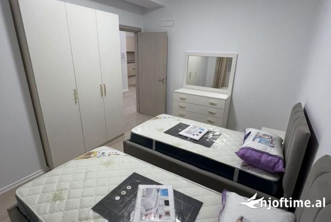 Shtepi me qera 2+1 ne Tirane - 651 Euro