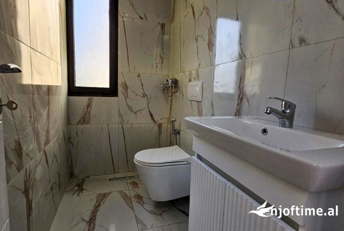 Shtepi ne shitje Apartament ne Tirane, 1+1, Mobilimi Bosh, pa mobiluar, Pagesa 112,000  Euro.
