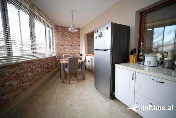 Shtepi me qera Apartament ne Tirane, 2+1, Mobilimi E mobiluar, Pagesa 721  Euro.
