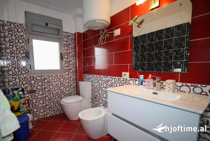 Shtepi me qera Apartament ne Tirane, 2+1, Mobilimi E mobiluar, Pagesa 721  Euro.