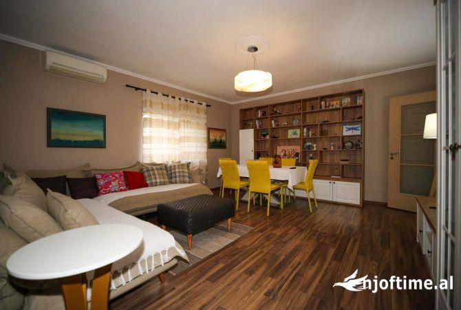 Shtepi me qera 2+1 ne Tirane - 721 Euro