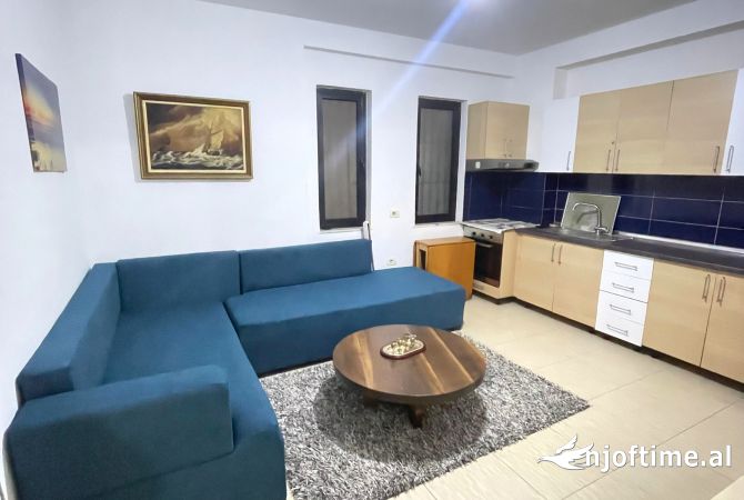 Shtepi me qera 2+1 ne Tirane - 449 Euro