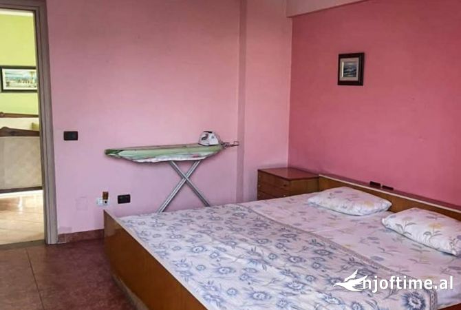 Shtepi me qera Apartament ne Tirane, 2+1, Mobilimi E mobiluar, Pagesa 600  Euro.