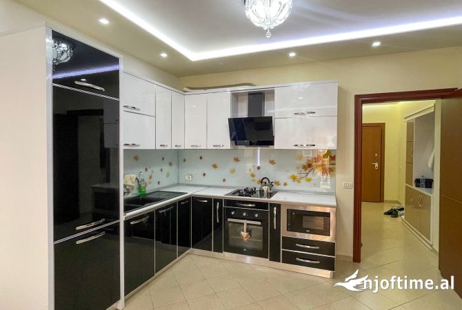Shtepi me qera 2+1 ne Tirane - 549 Euro