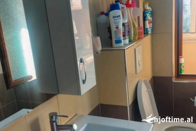 Shtepi ne shitje Apartament ne Tirane, 2+1, Mobilimi E mobiluar, Pagesa 124,020  Euro.