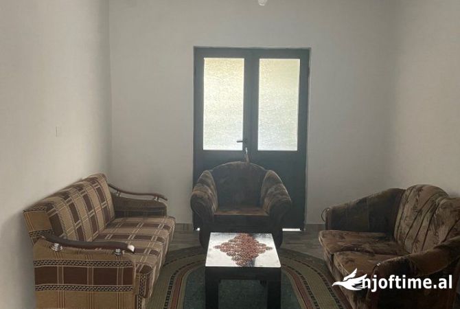 Shtepi me qera 1+1 ne Tirane - 303 Euro