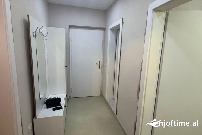 Shtepi ne shitje Apartament ne Tirane, 2+1, Mobilimi E mobiluar, Pagesa 125,005  Euro.