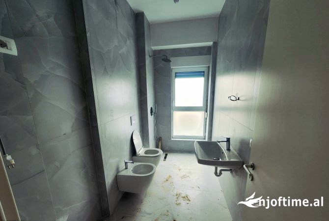 Shtepi ne shitje Apartament ne Tirane, 1+1, Mobilimi Bosh, pa mobiluar, Pagesa 90,007  Euro.