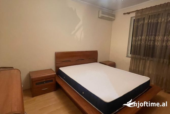 Shtepi me qera Apartament ne Tirane, 2+1, Mobilimi E mobiluar, Pagesa 544  Euro.