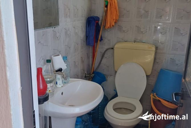 Shtepi ne shitje Apartament ne Tirane, 2+1, Mobilimi E mobiluar, Pagesa 145,021  Euro.