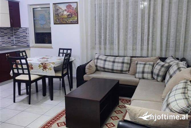 Shtepi me qera 2+1 ne Tirane - 550 Euro