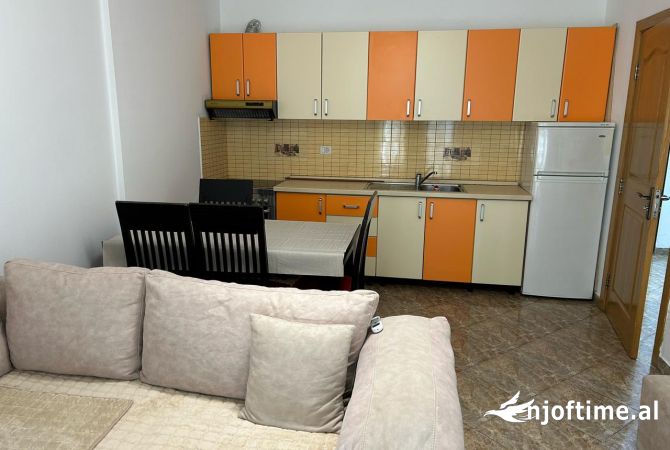 Shtepi me qera 1+1 ne Tirane - 555 Euro