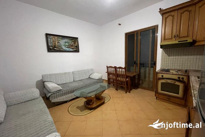 Shtepi me qera 2+1 ne Tirane - 353 Euro