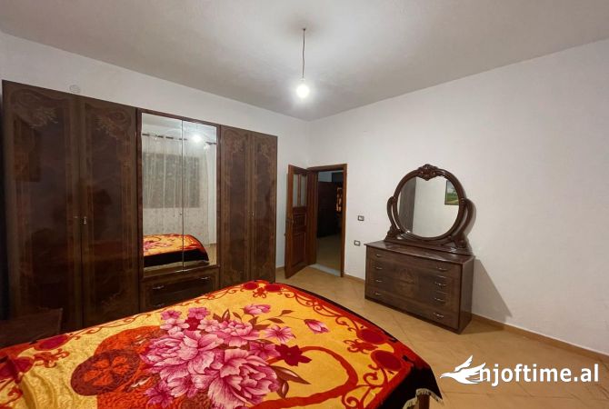 Shtepi me qera Apartament ne Tirane, 2+1, Mobilimi E mobiluar, Pagesa 353  Euro.