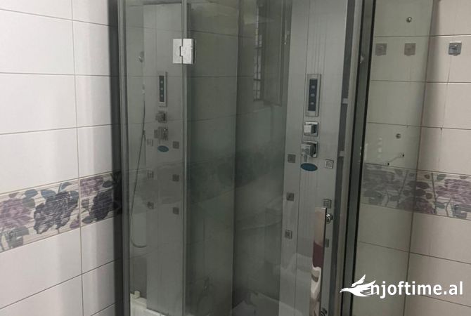 Shtepi me qera Apartament ne Tirane, 3+1, Mobilimi E mobiluar, Pagesa 721  Euro.